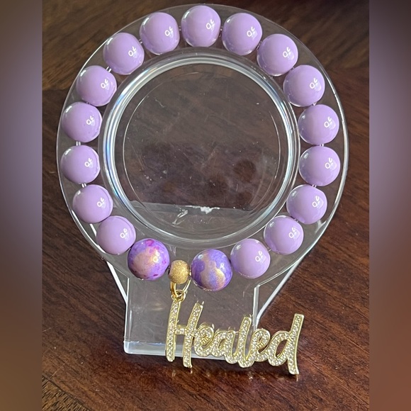 Beautiful lavender bracelet named Queen Lavender. - Picture 2 of 2